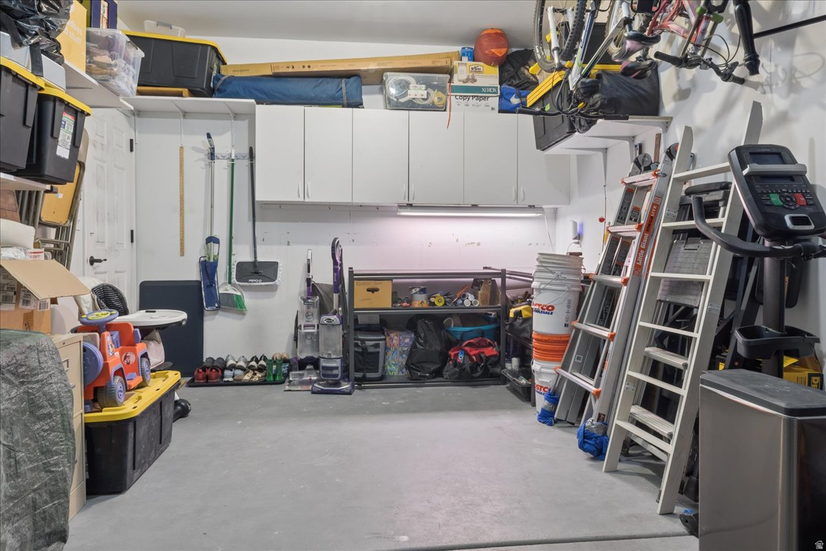 PEREGRINE POINTE CON - Residential