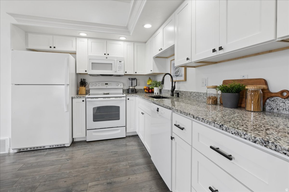 PEREGRINE POINTE CON - Residential