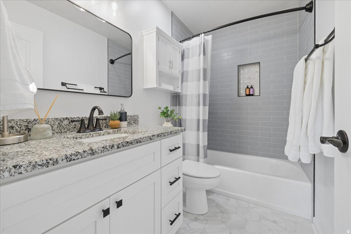 PEREGRINE POINTE CON - Residential