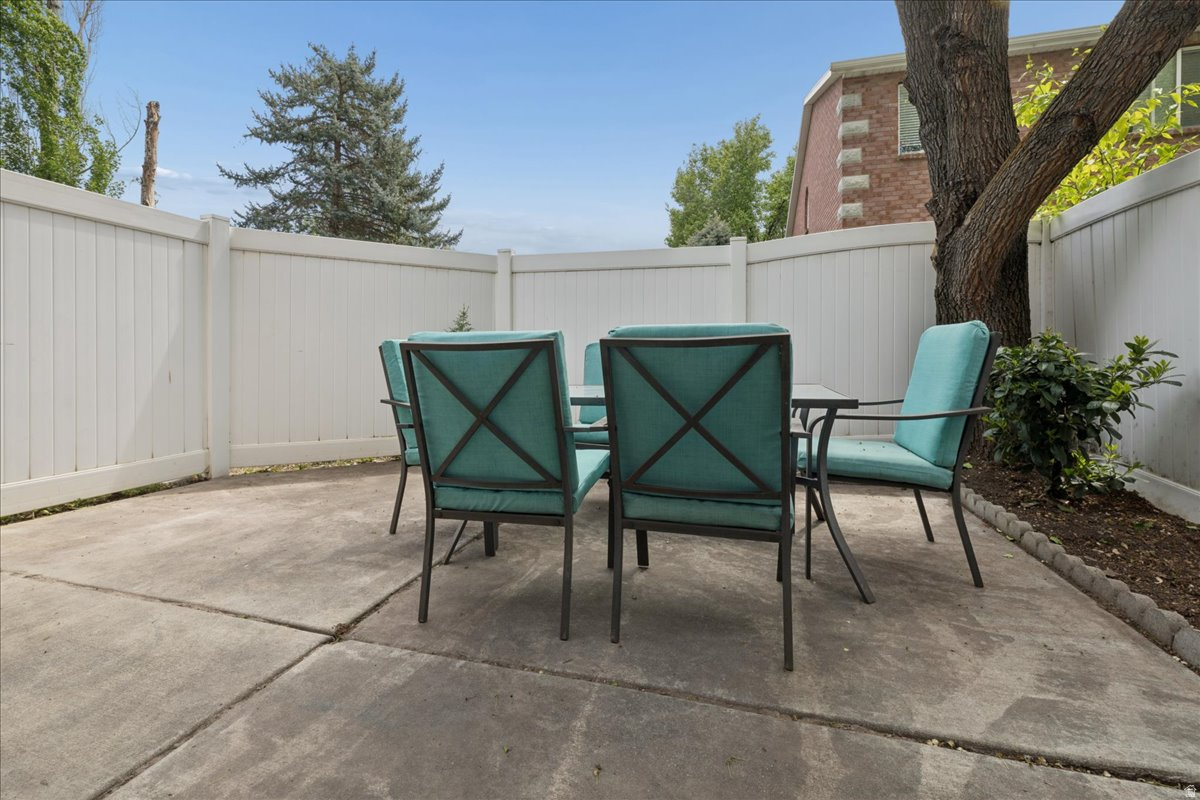 PEREGRINE POINTE CON - Residential