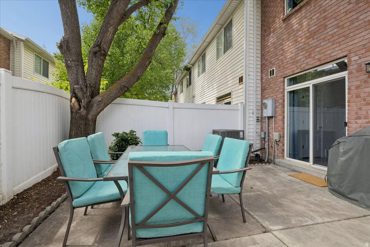 PEREGRINE POINTE CON - Residential