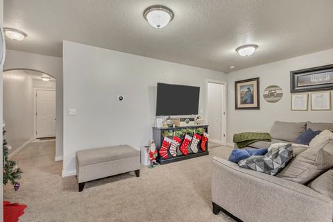 Tiny photo for 2012 N BELMONT DR, Saratoga Springs, UT 84045 (MLS # 2125446)