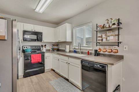 Tiny photo for 2012 N BELMONT DR, Saratoga Springs, UT 84045 (MLS # 2125446)