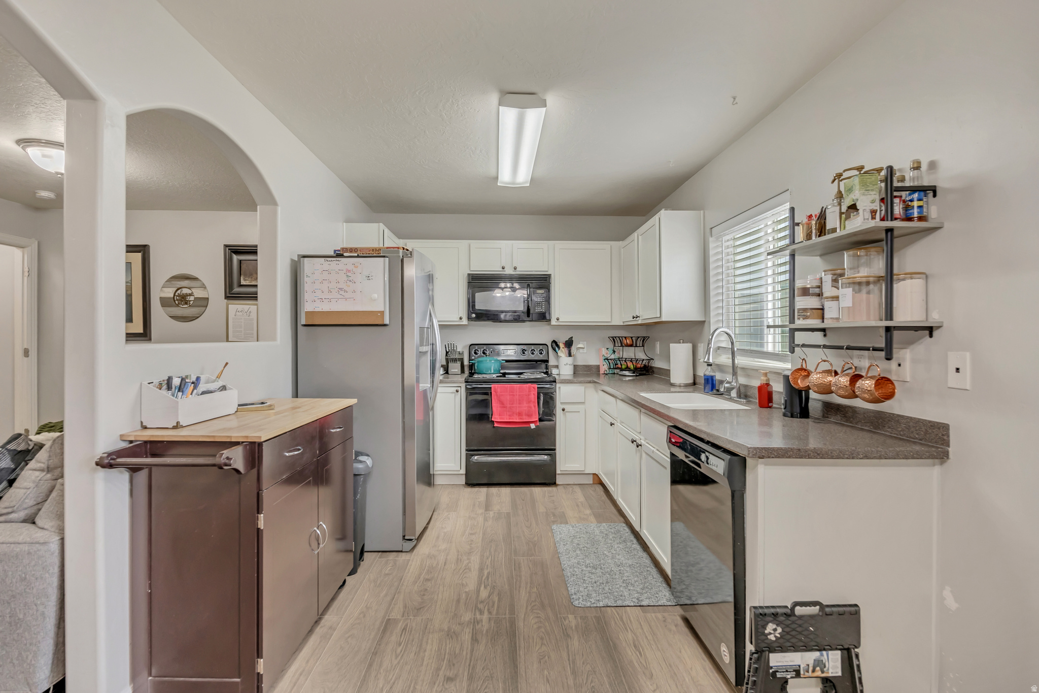 SARATOGA CHASE - Residential