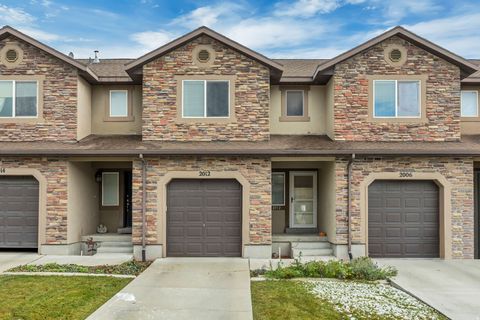Photo of 2012 N BELMONT DR, Saratoga Springs, UT 84045 (MLS # 2125446)