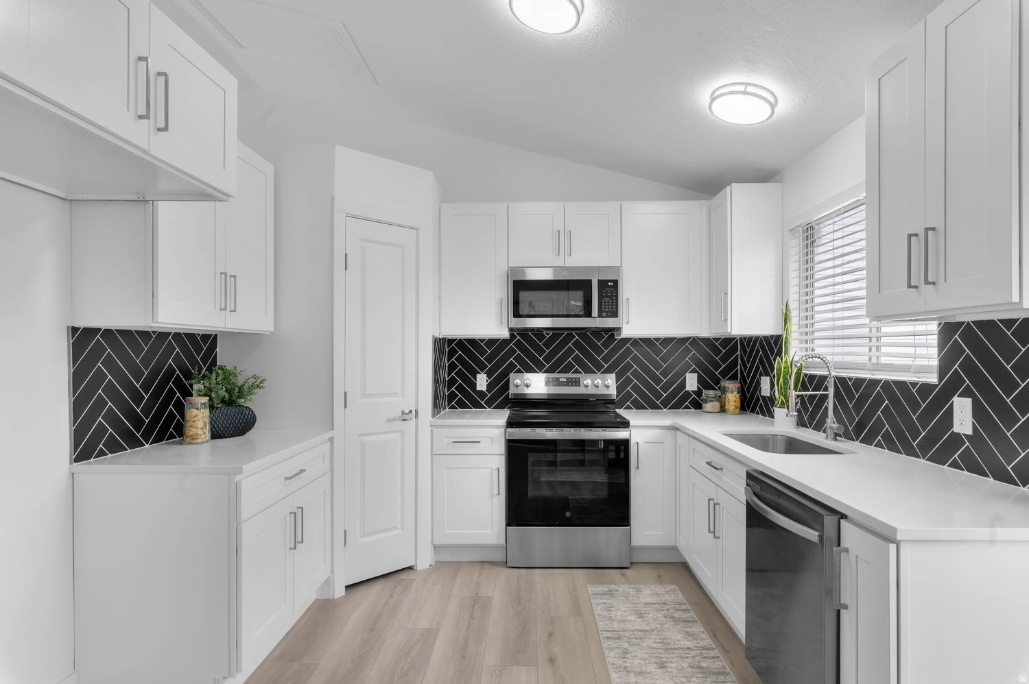 DELMAR DOWNS - Residential