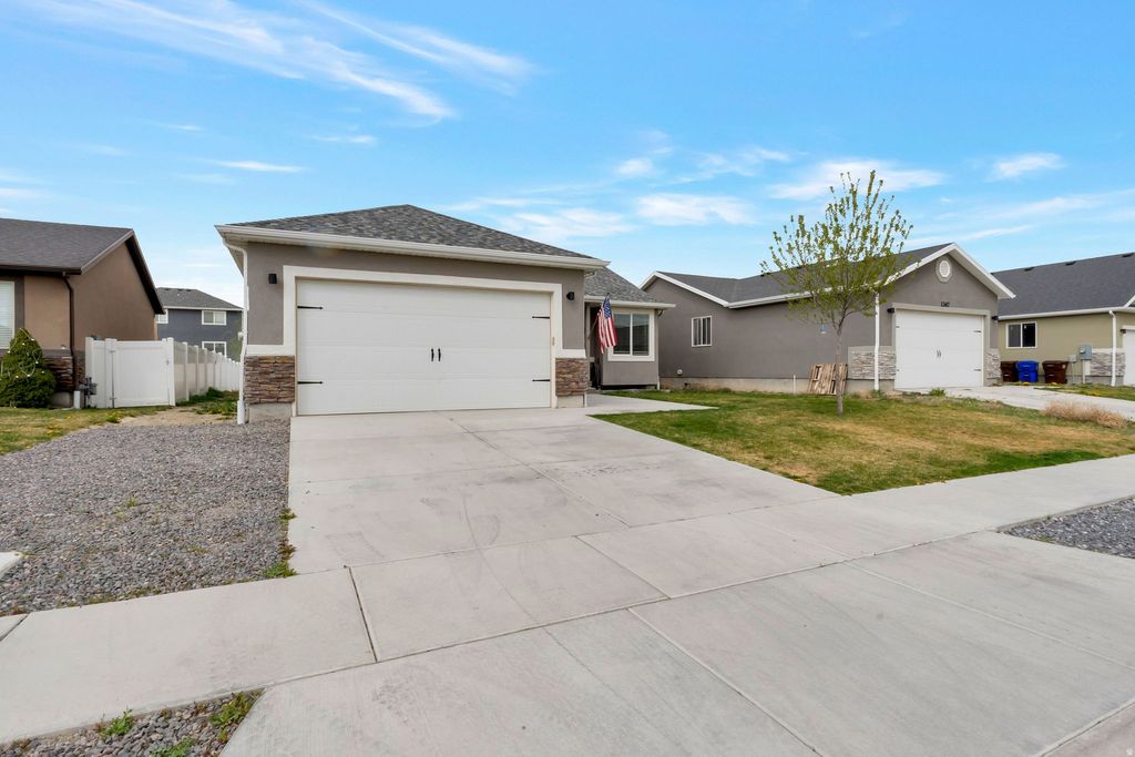 Photo of 1357 E SKIP ST, Eagle Mountain, UT 84005 (MLS # 2147050)