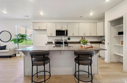 Tiny photo for 6072 W RAVEN ROOST DR #206, Herriman, UT 84096 (MLS # 2134122)