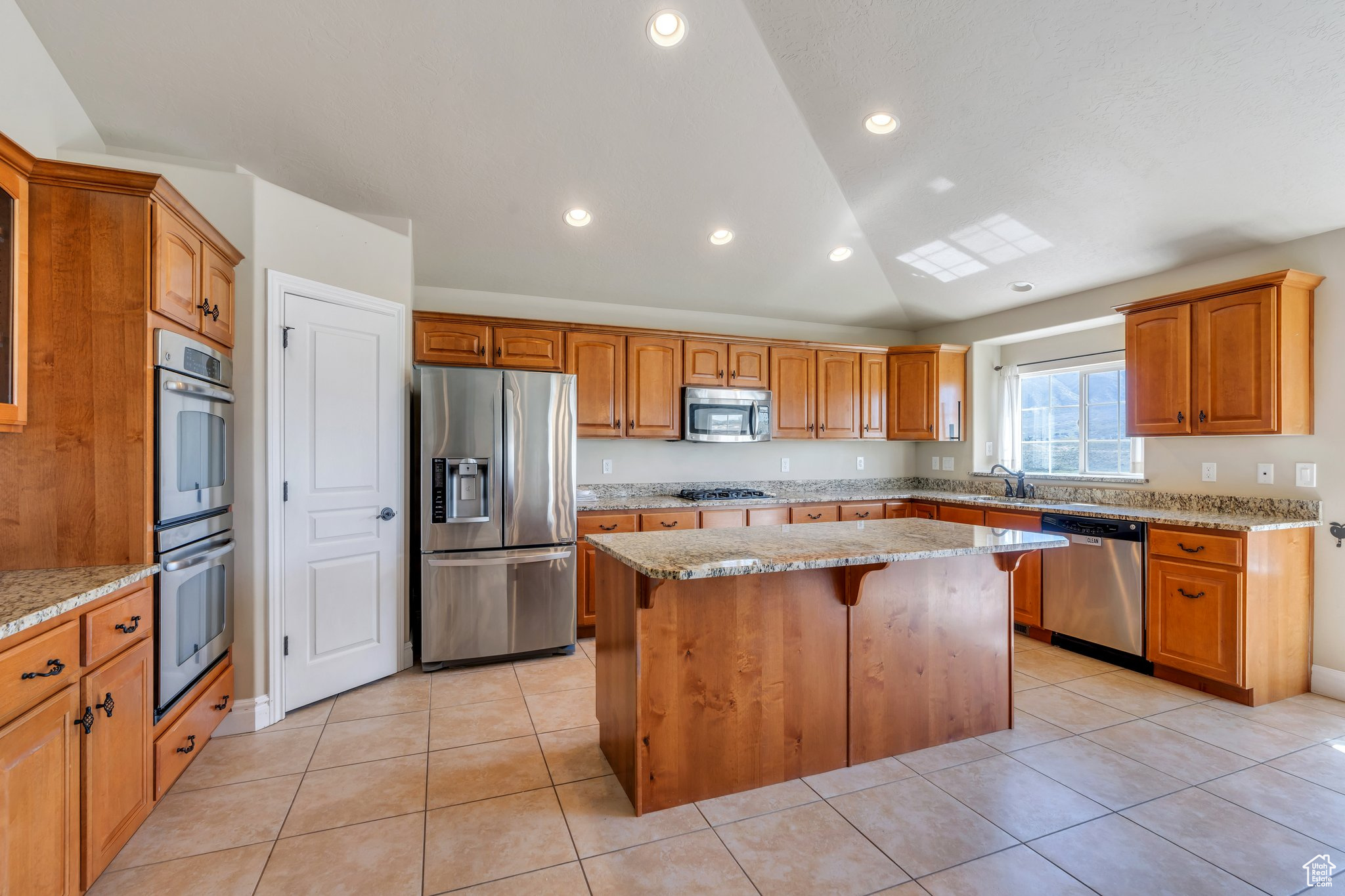 637 Little Rock Dr, Santaquin, Utah image 2