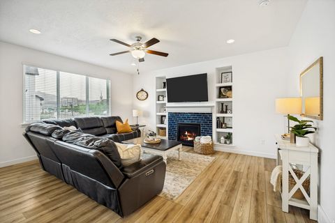 Tiny photo for 4128 E SUN CREST DR, Eagle Mountain, UT 84005 (MLS # 2162983)