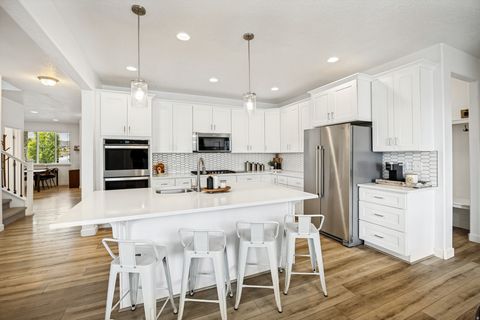 Tiny photo for 4128 E SUN CREST DR, Eagle Mountain, UT 84005 (MLS # 2162983)