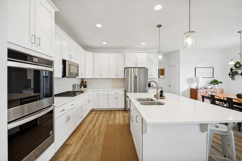Tiny photo for 4128 E SUN CREST DR, Eagle Mountain, UT 84005 (MLS # 2162983)