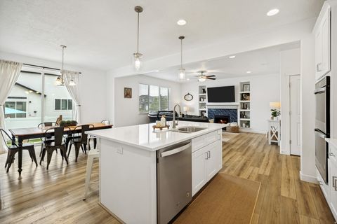 Tiny photo for 4128 E SUN CREST DR, Eagle Mountain, UT 84005 (MLS # 2162983)