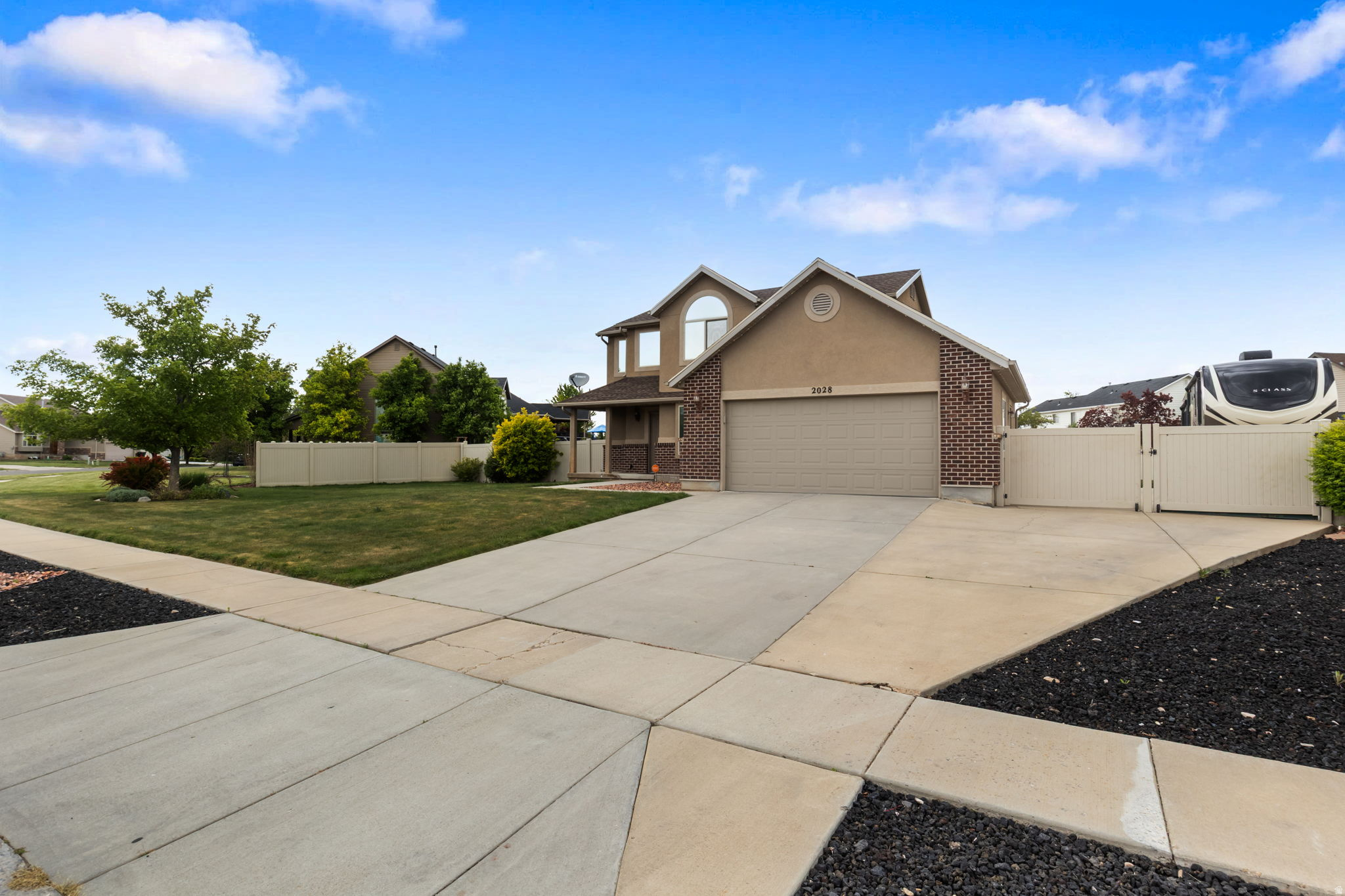 FARMINGTON RANCHES - Residential