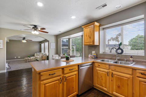 Tiny photo for 2028 MORNINGSIDE DR W, Farmington, UT 84025 (MLS # 2158072)