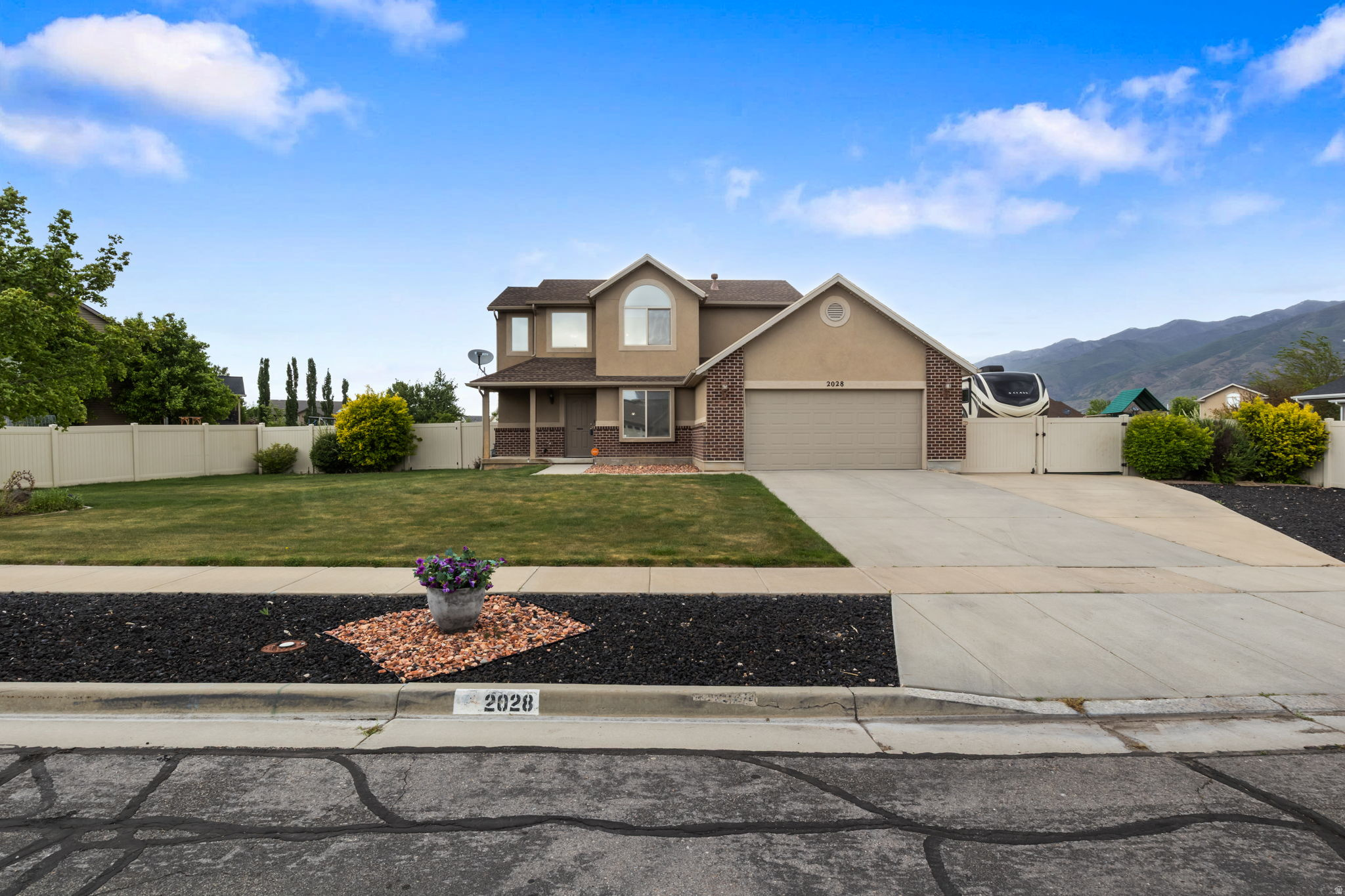 FARMINGTON RANCHES - Residential