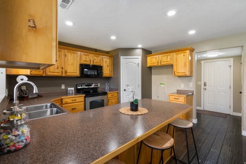 Tiny photo for 2028 MORNINGSIDE DR W, Farmington, UT 84025 (MLS # 2158072)