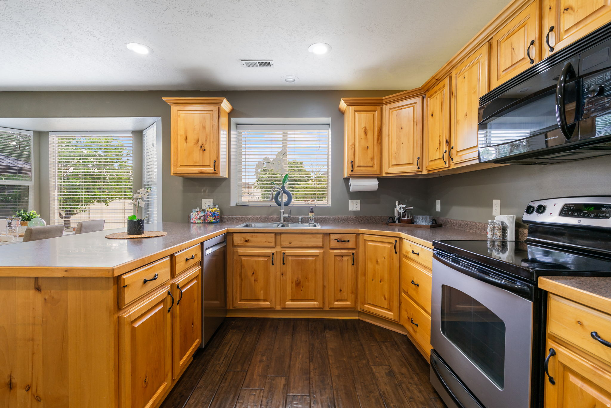 FARMINGTON RANCHES - Residential
