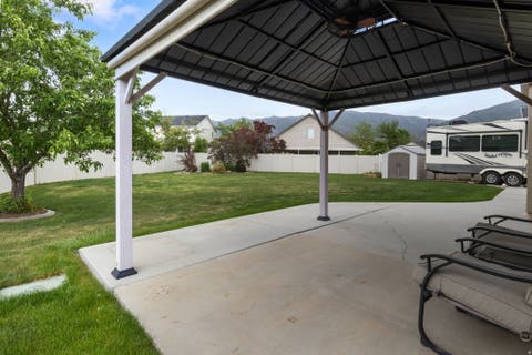 Tiny photo for 2028 MORNINGSIDE DR W, Farmington, UT 84025 (MLS # 2158072)