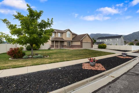Tiny photo for 2028 MORNINGSIDE DR W, Farmington, UT 84025 (MLS # 2158072)