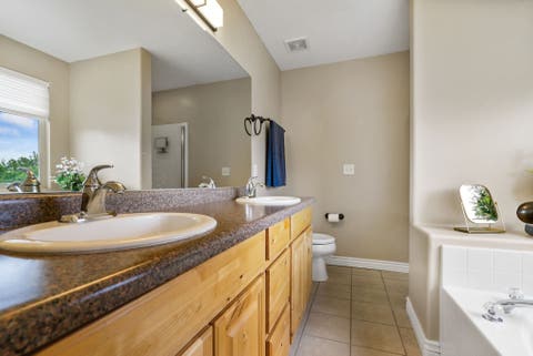 Tiny photo for 2028 MORNINGSIDE DR W, Farmington, UT 84025 (MLS # 2158072)