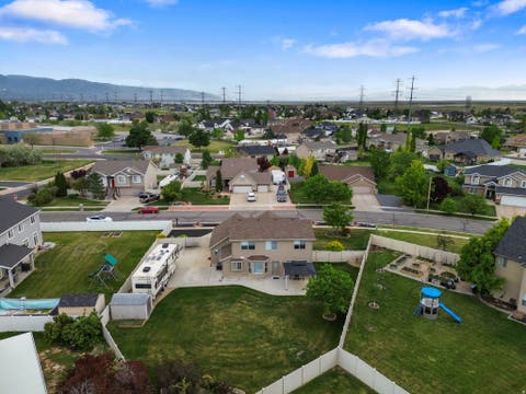Tiny photo for 2028 MORNINGSIDE DR W, Farmington, UT 84025 (MLS # 2158072)