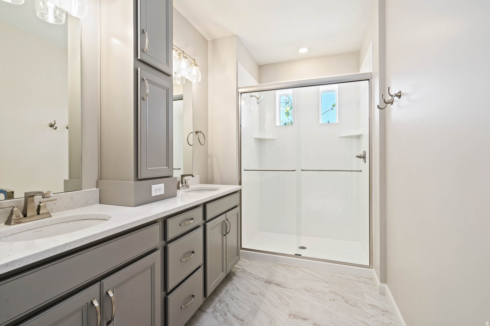 DAYBREAK SPRINGHOUSE - Residential