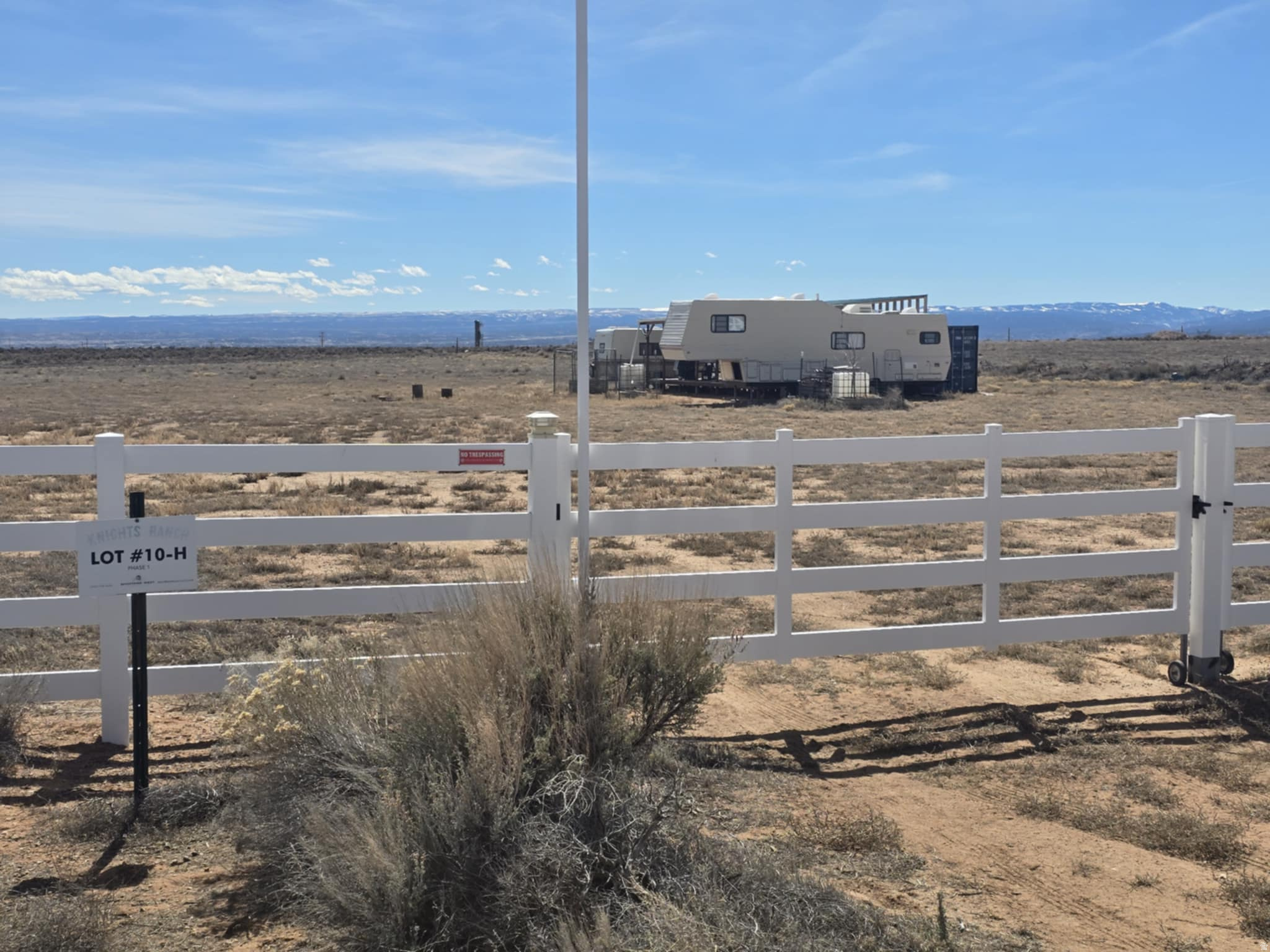 KNIGHT RANCHES - Land