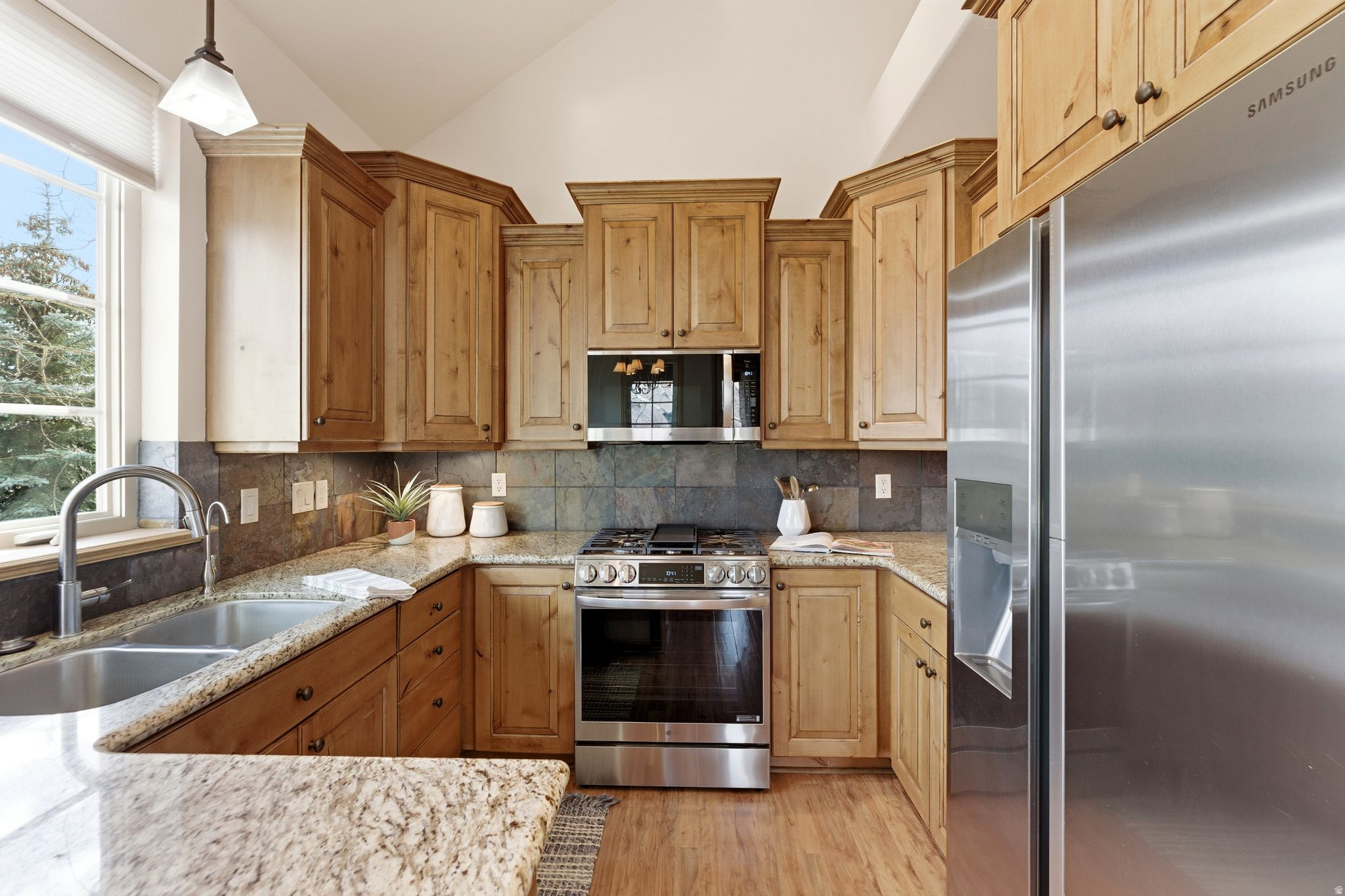 CANYON LINKS - Residential