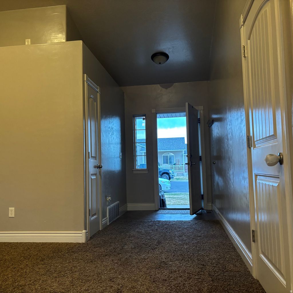Photo of 640 E 600 N, Roosevelt, UT 84066 (MLS # 2145003)