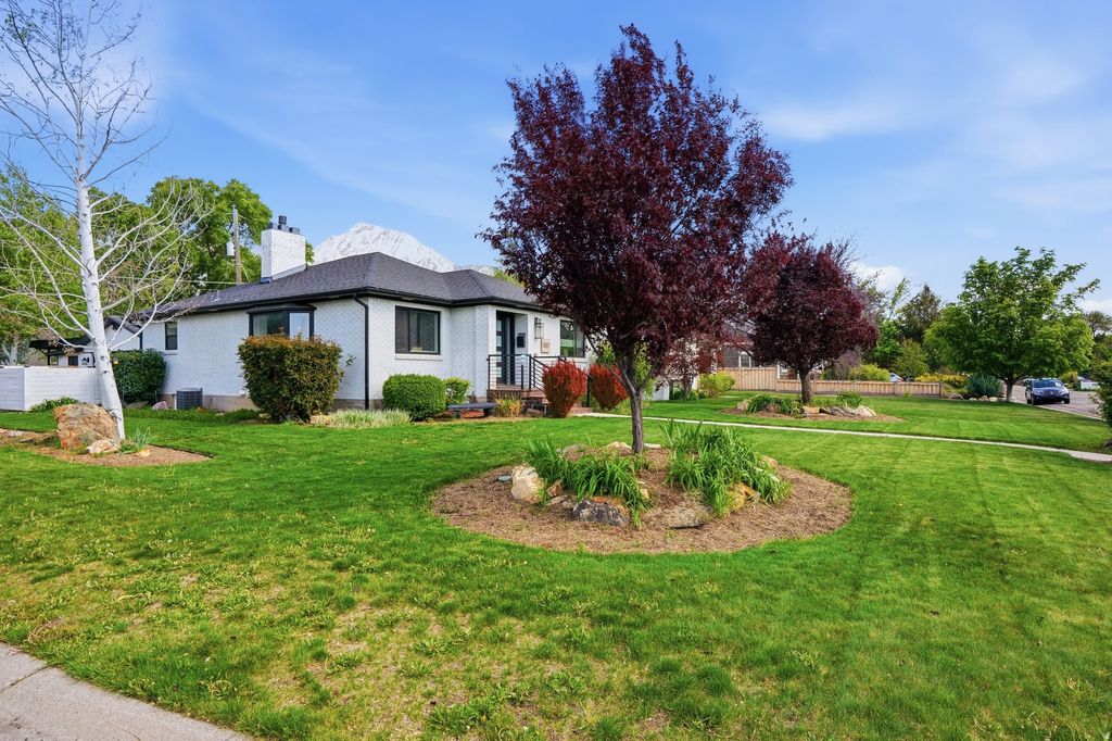 Photo of 3657 S 2455 E, Salt Lake City, UT 84109 (MLS # 2152553)