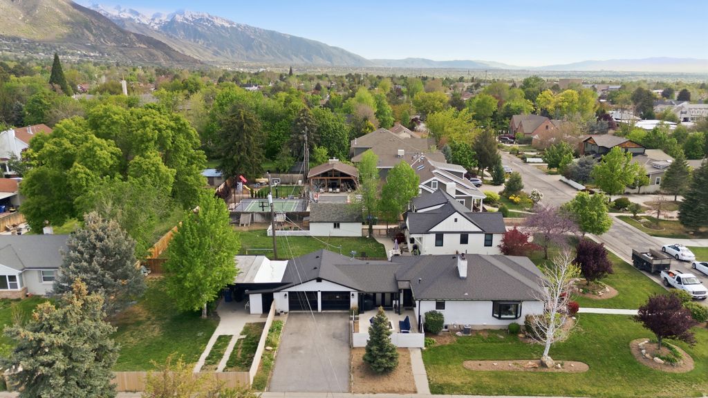 Photo of 3657 S 2455 E, Salt Lake City, UT 84109 (MLS # 2152553)