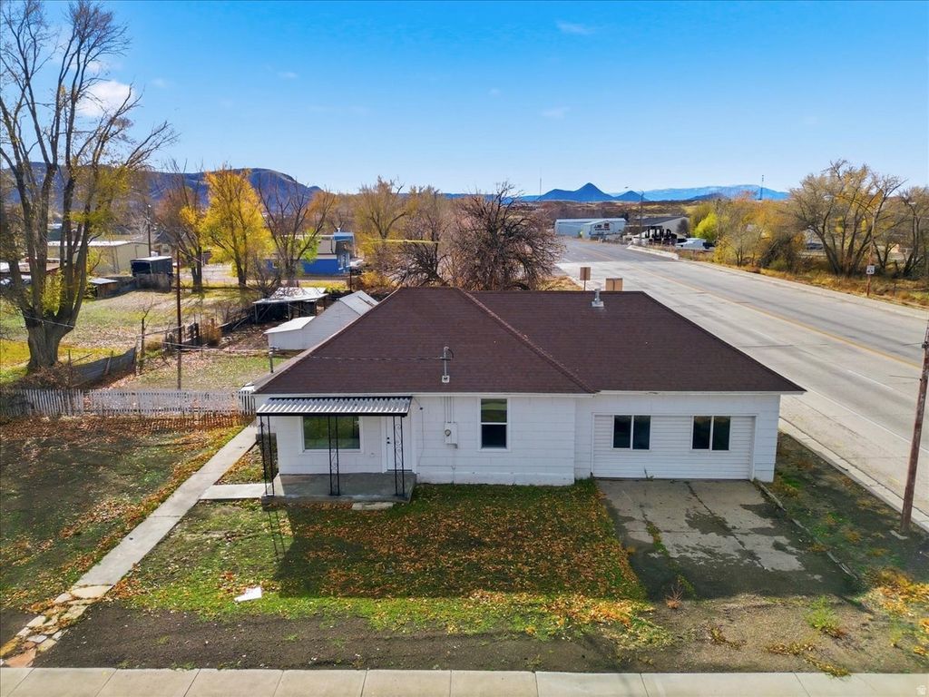 Photo of 12 E 200 S, Salina, UT 84654 (MLS # 2124926)