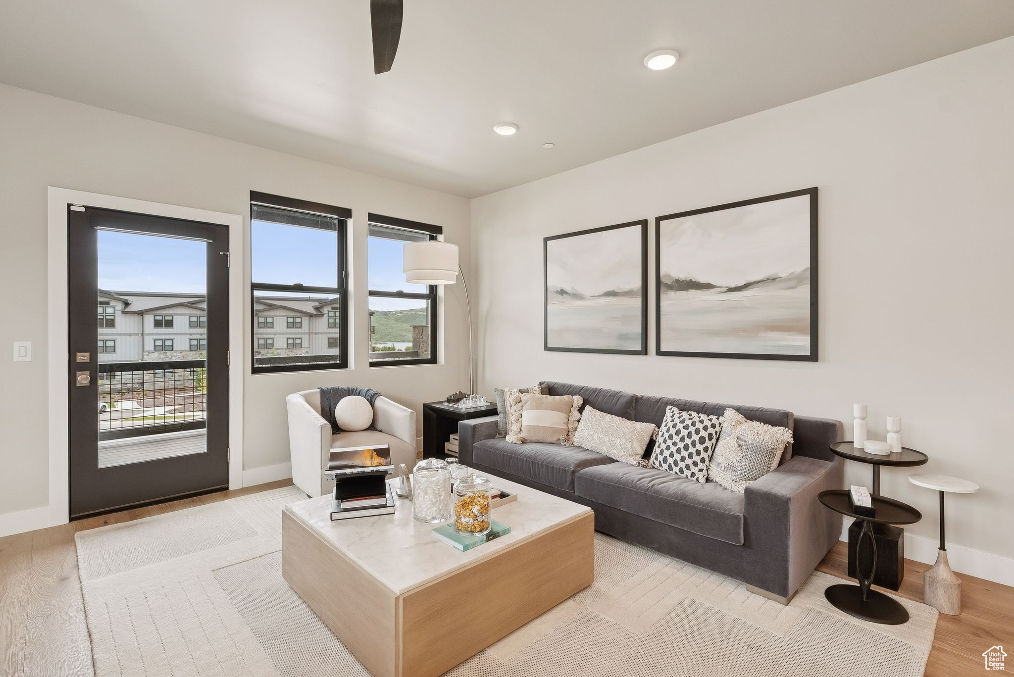 MAYFLOWER LAKESIDE - Residential