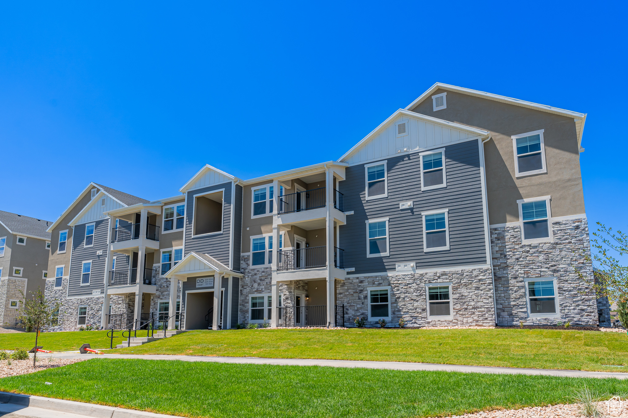 MOUNTAIN RIDGE - Residential
