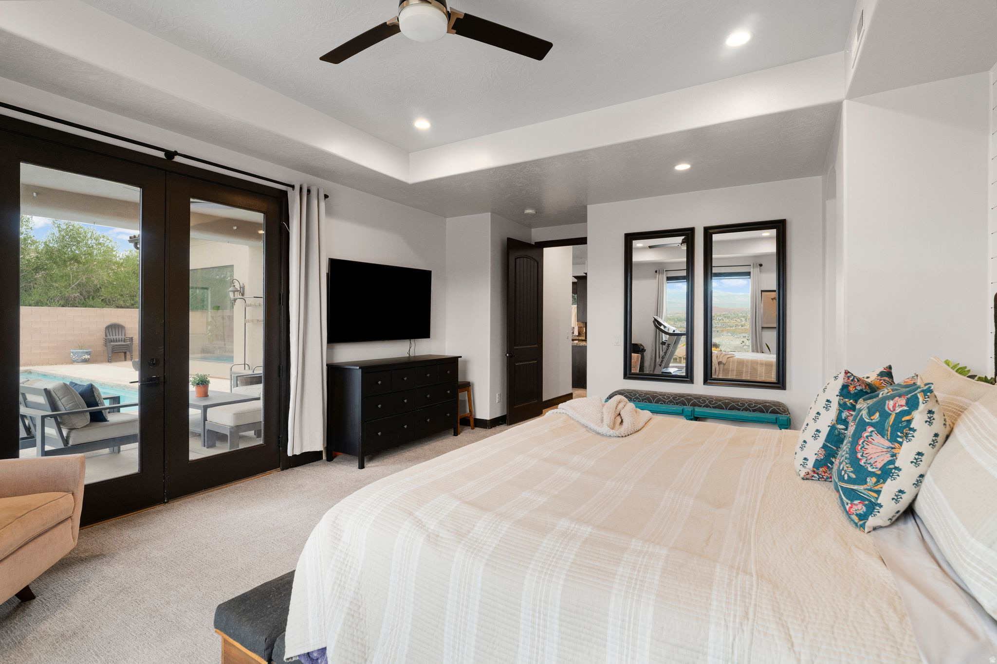 VIEWS AT STONE MOUNTAIN - Residential