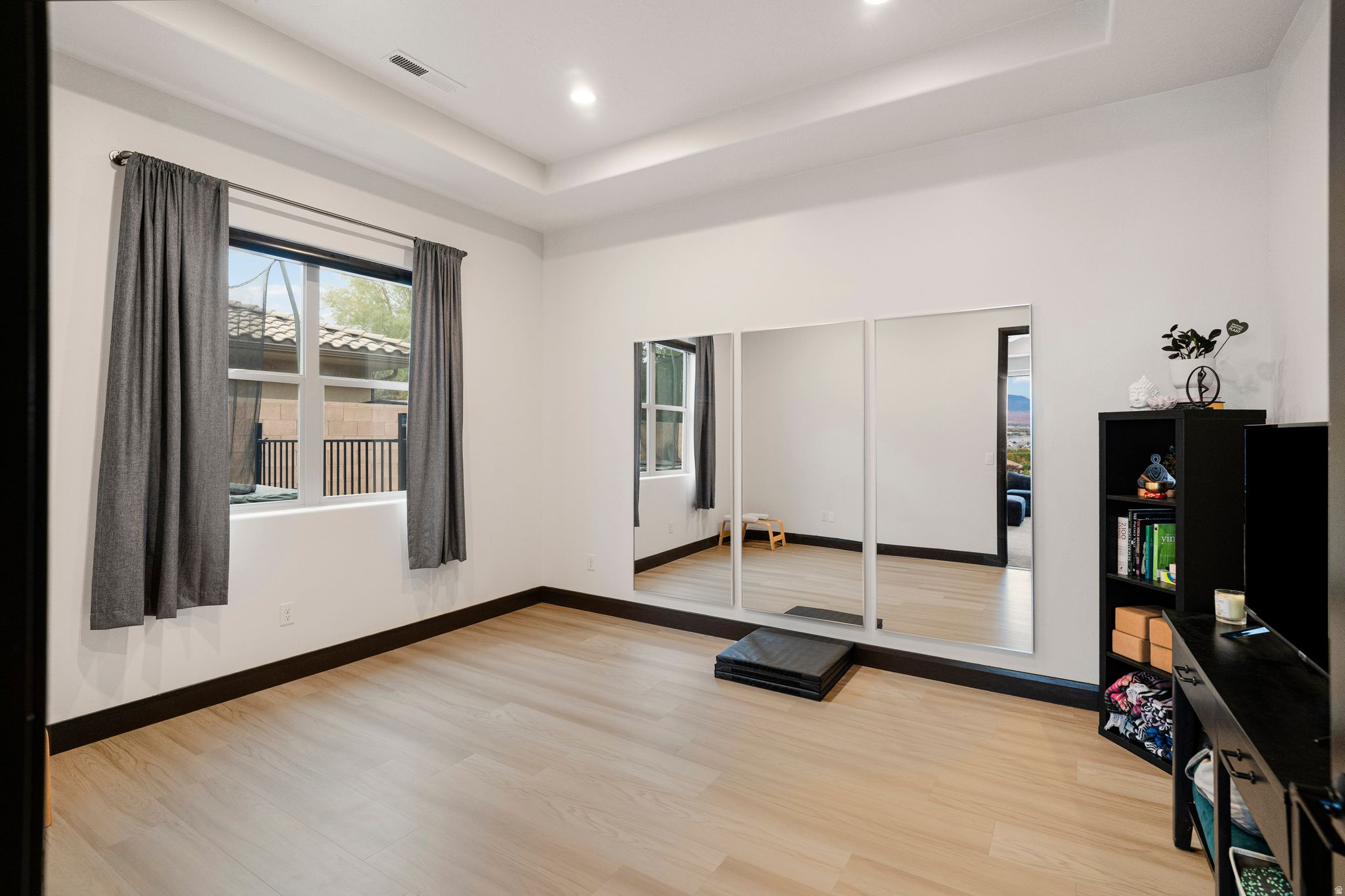 VIEWS AT STONE MOUNTAIN - Residential