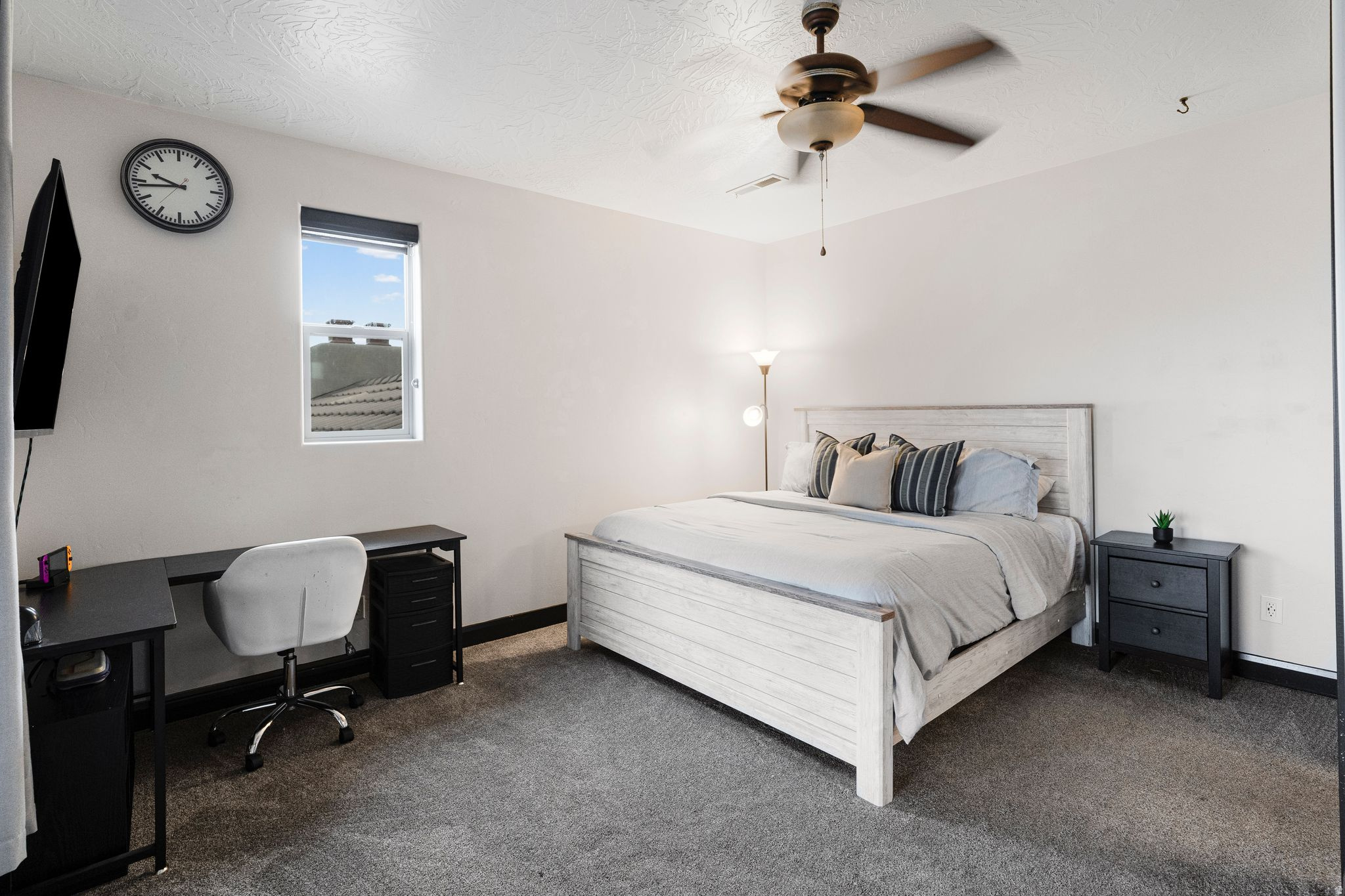 VIEWS AT STONE MOUNTAIN - Residential