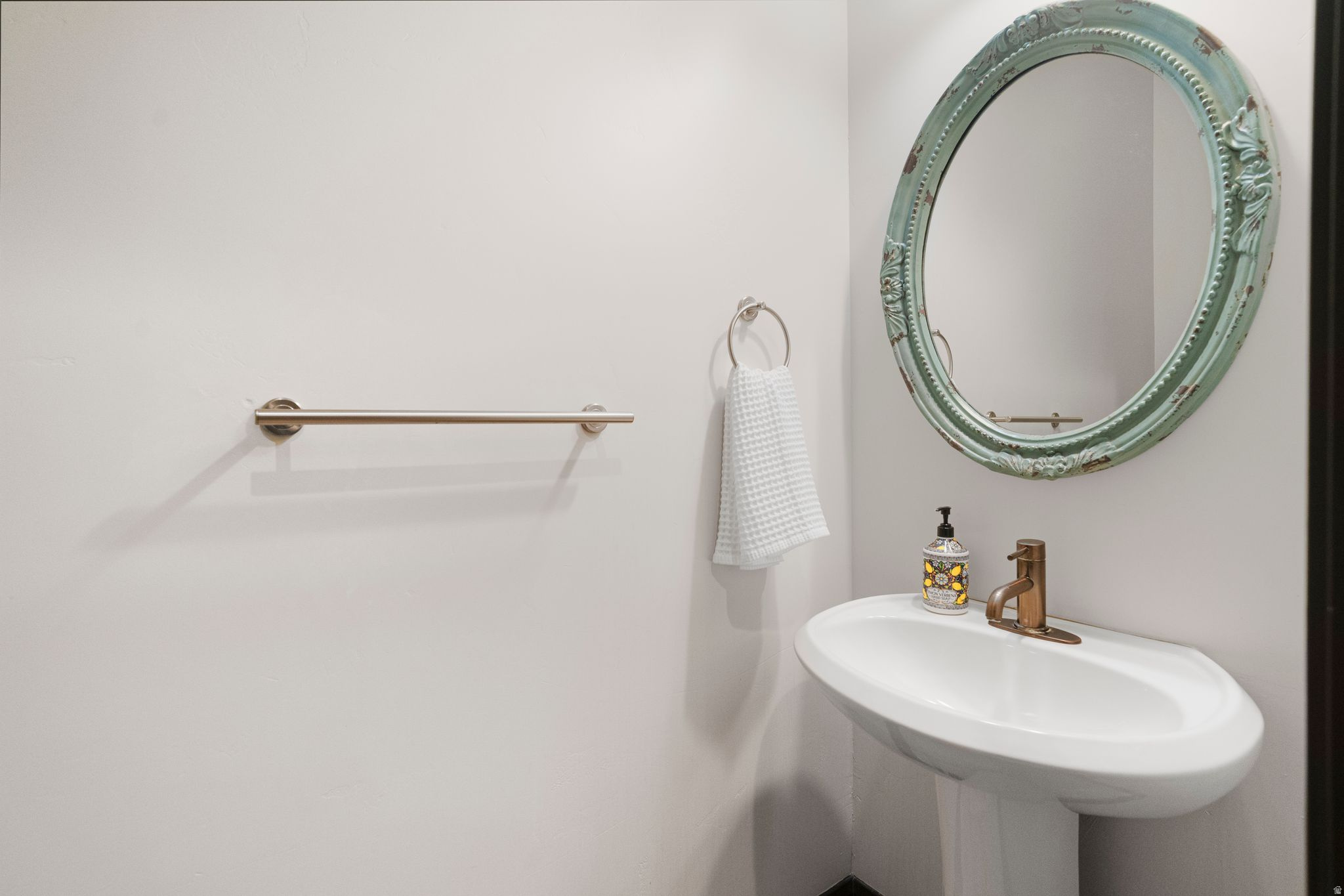 VIEWS AT STONE MOUNTAIN - Residential