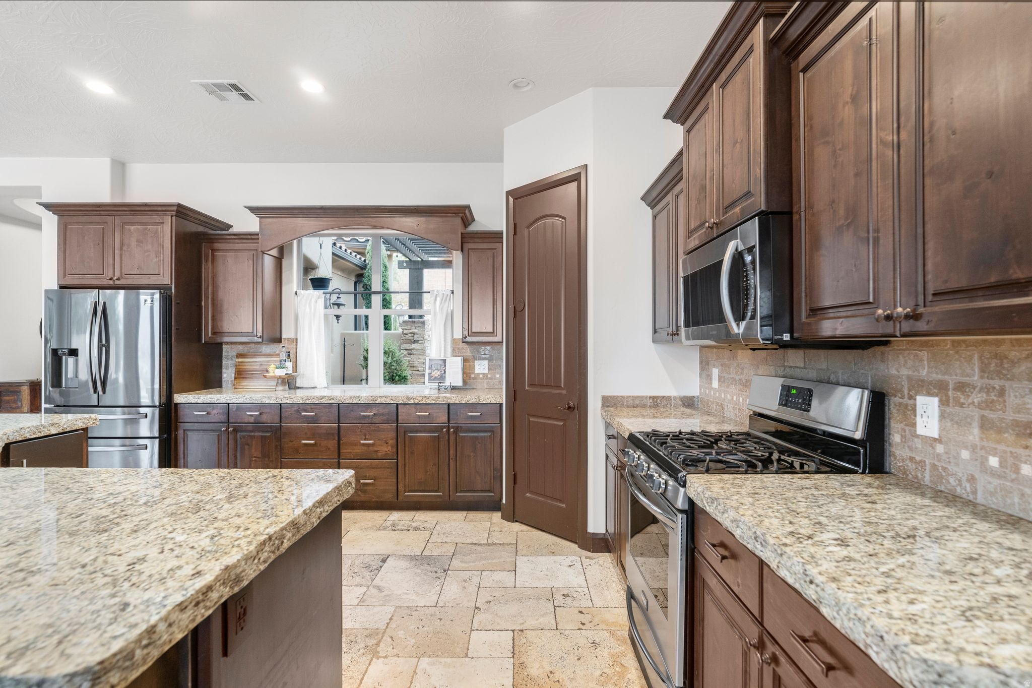 VIEWS AT STONE MOUNTAIN - Residential