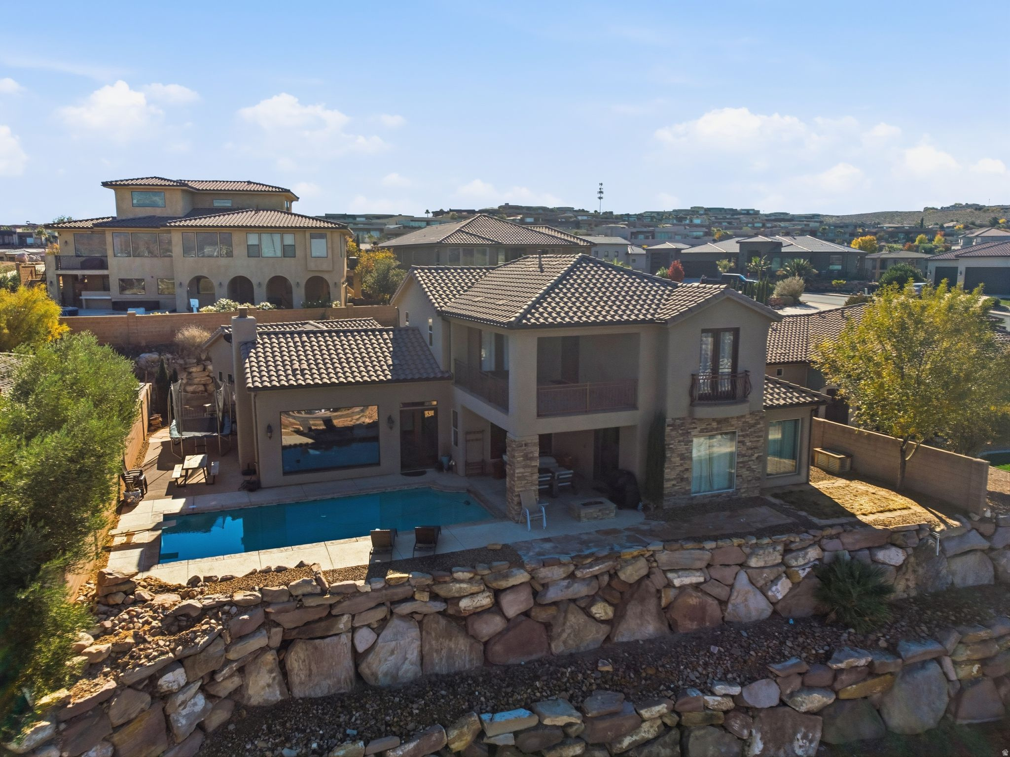 VIEWS AT STONE MOUNTAIN - Residential