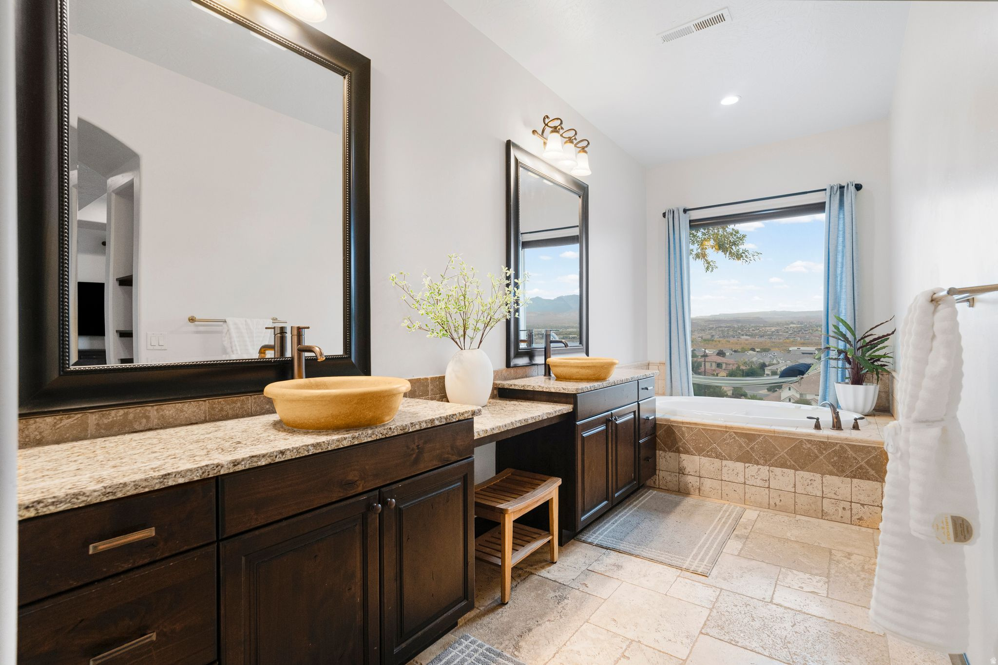 VIEWS AT STONE MOUNTAIN - Residential