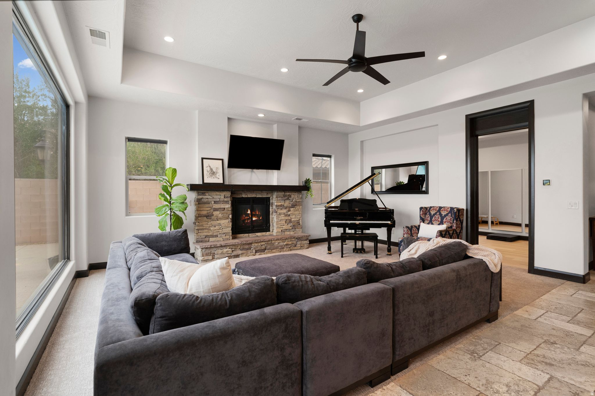 VIEWS AT STONE MOUNTAIN - Residential