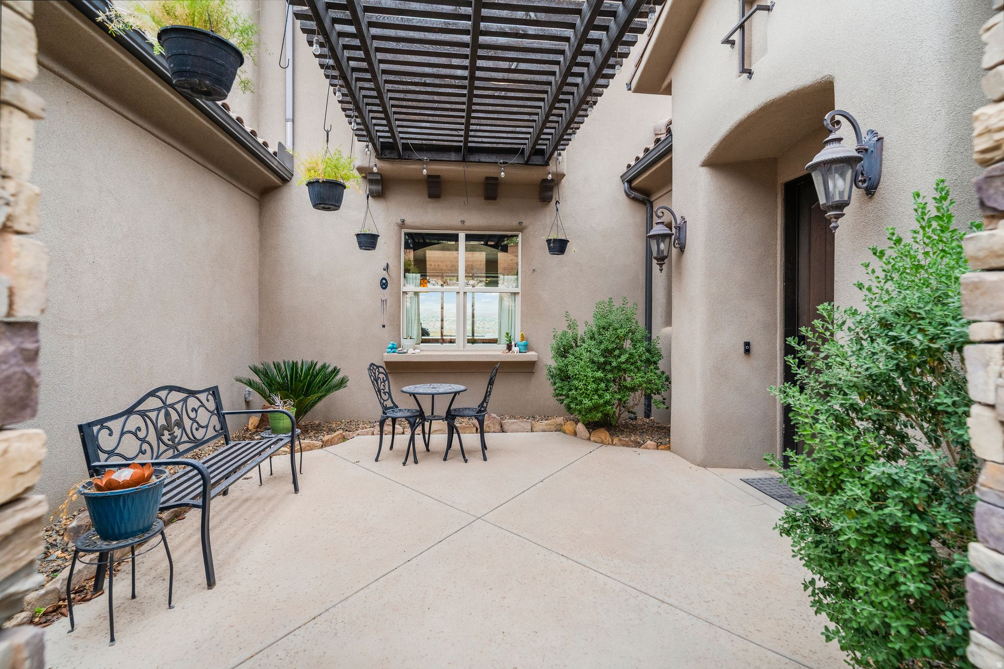 VIEWS AT STONE MOUNTAIN - Residential