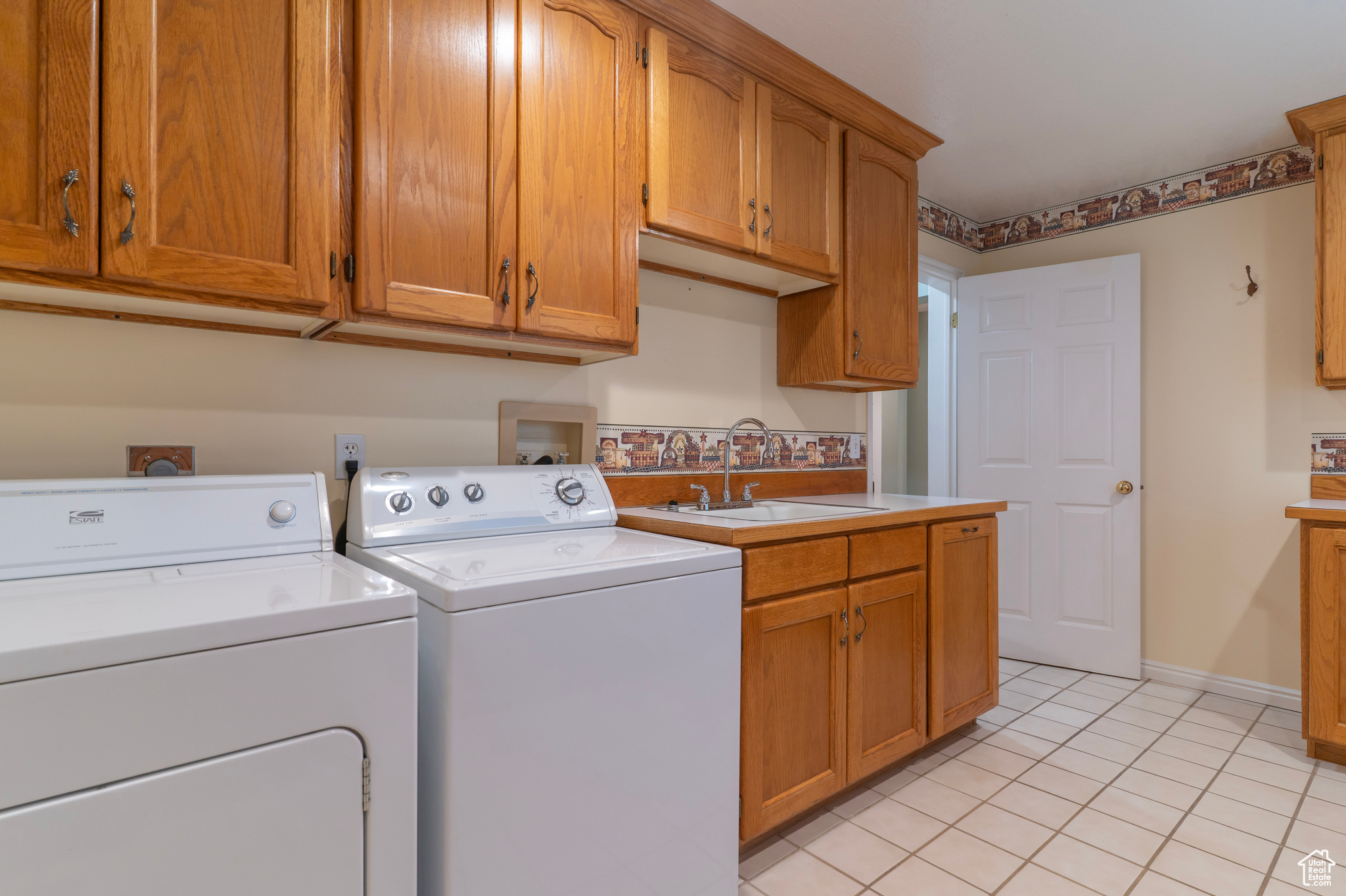 2485 E Stonebrook Cir, Sandy, Utah image 16