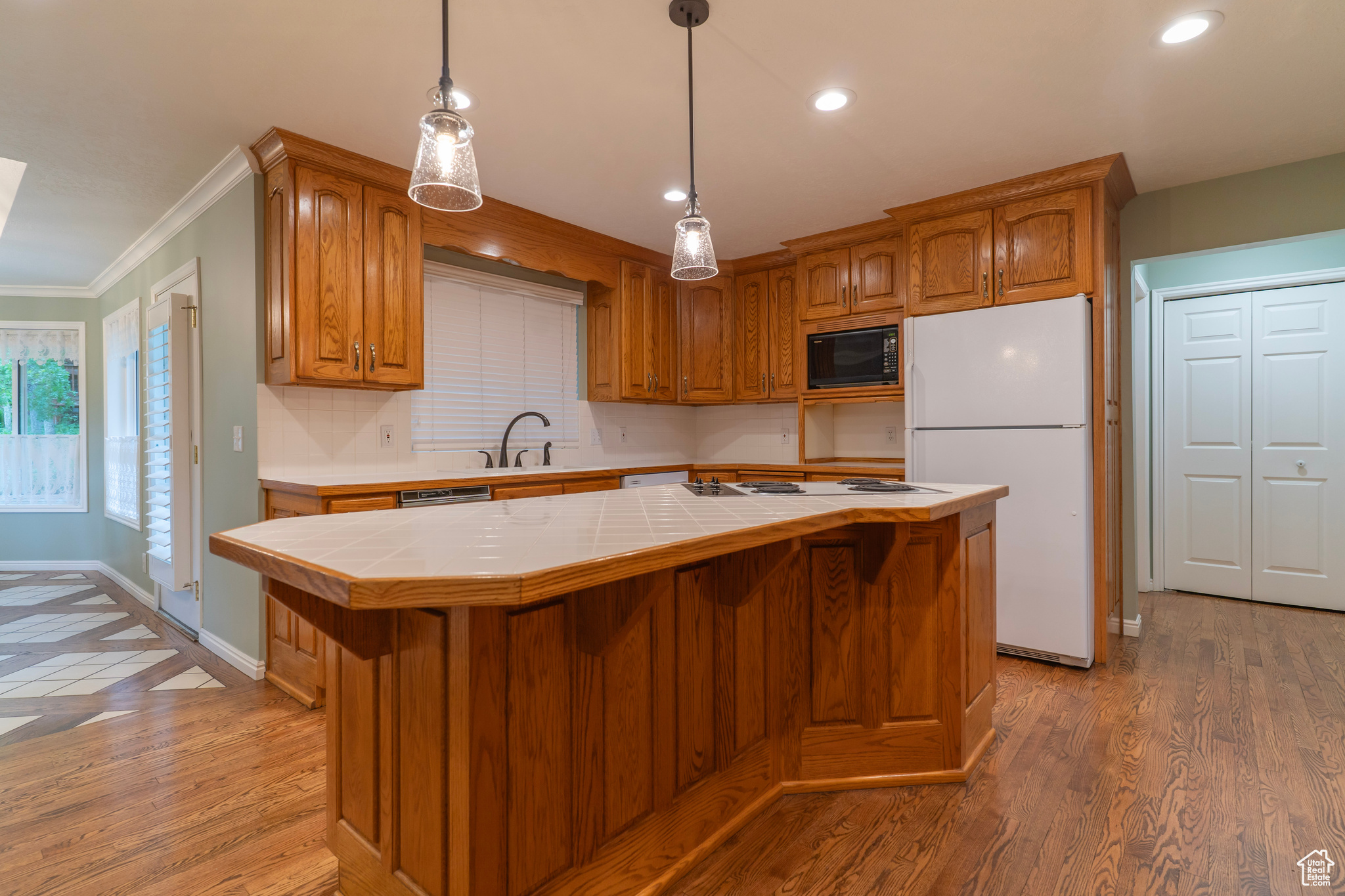 2485 E Stonebrook Cir, Sandy, Utah image 9