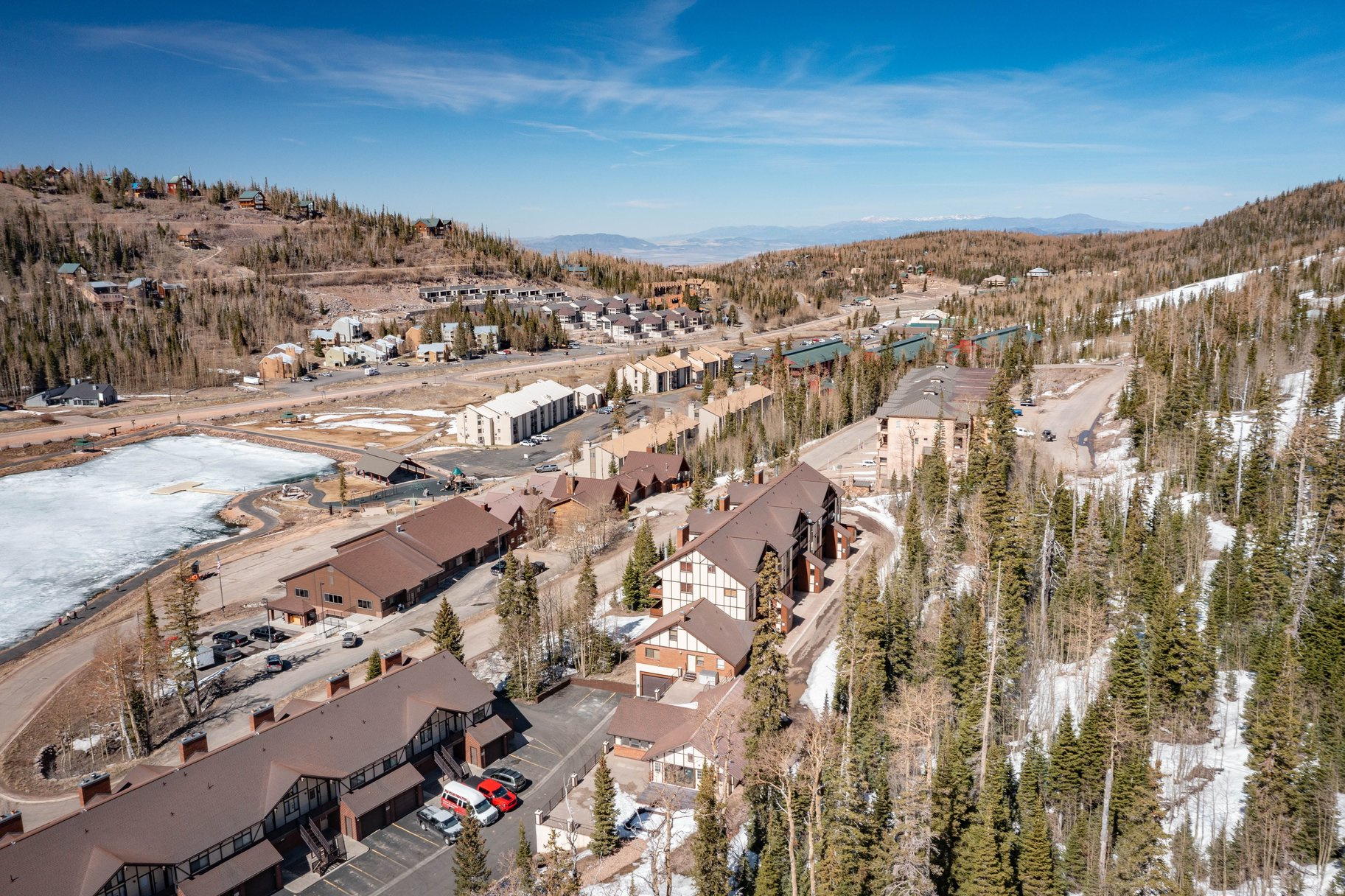 EVERGREEN CONDO - Residential