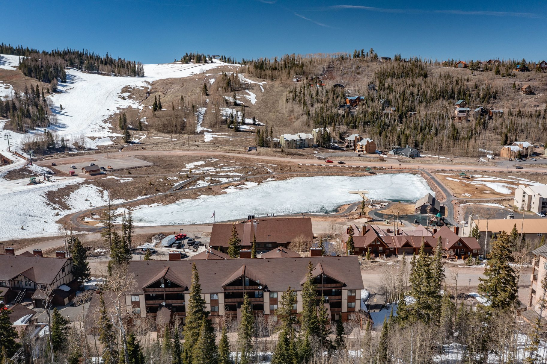 EVERGREEN CONDO - Residential