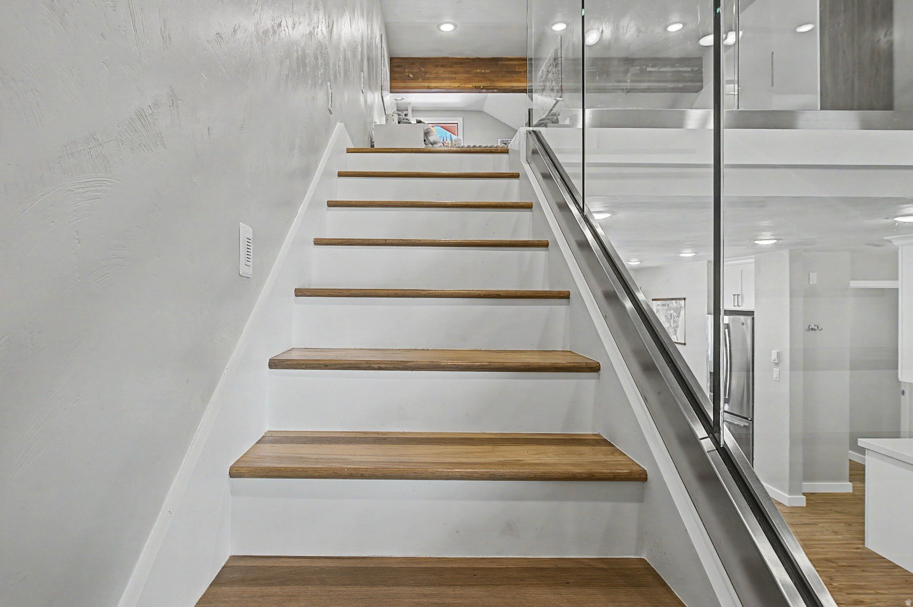 EVERGREEN CONDO - Residential