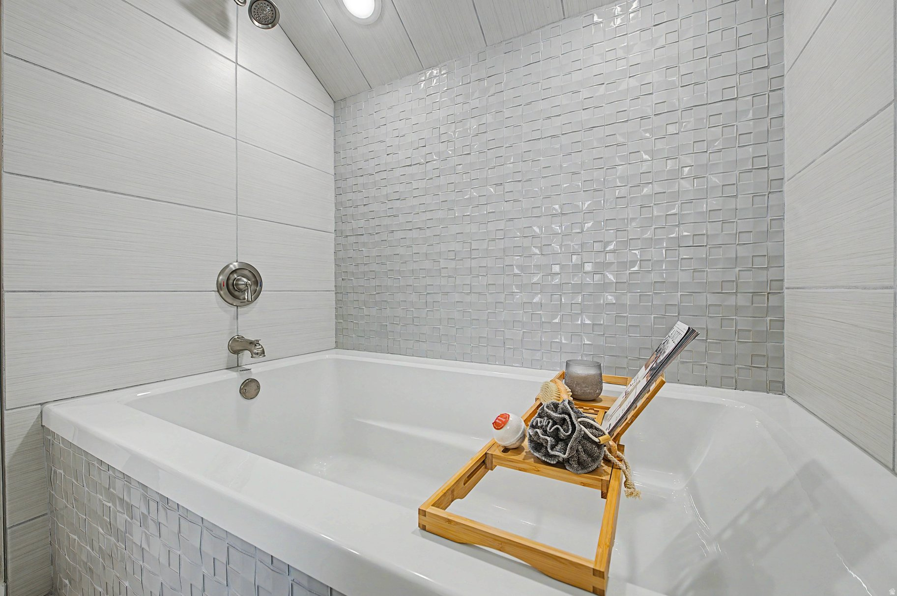 EVERGREEN CONDO - Residential